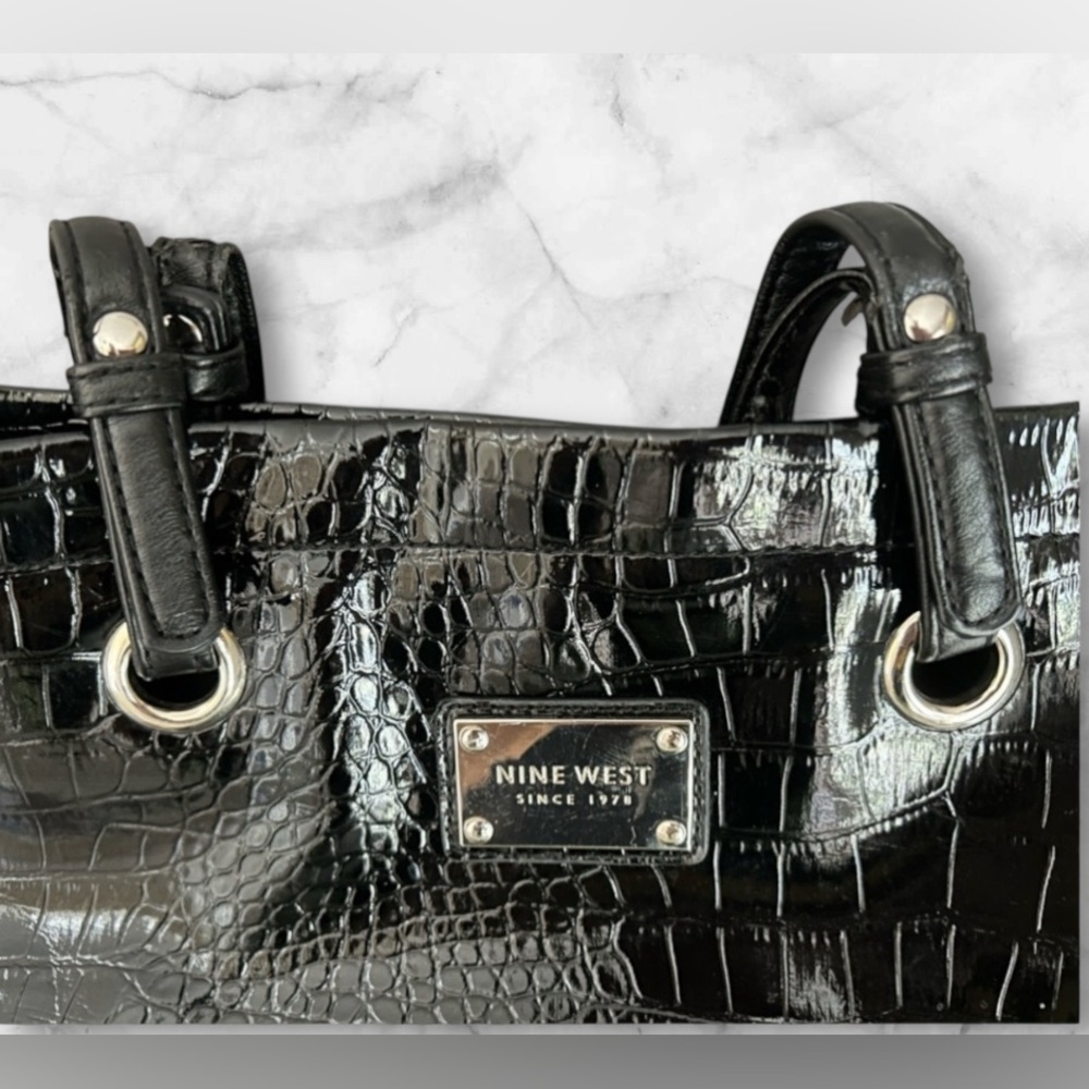 Nine West Black Patent Embossed Alligator Faux Leather Bag/Tote/Satchel - Picture 3 of 13